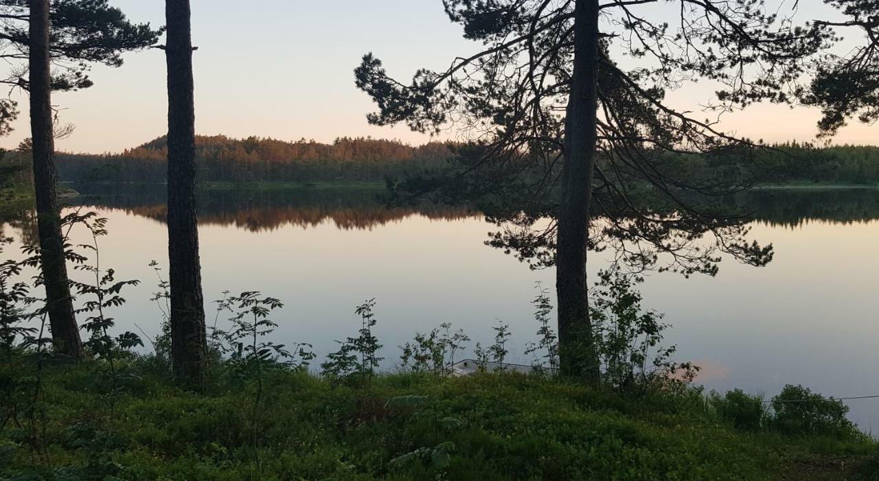 Cozy Cottage In The Woods, Near Dyreparken In Kristiansand, Lake Lolandsvannet Ovrebo Kültér fotó
